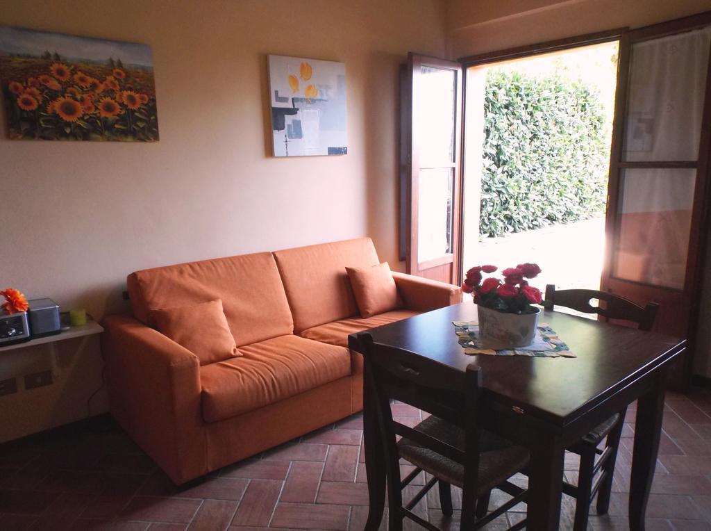 Apartments Borgo Toscano Gambassi Terme Værelse billede